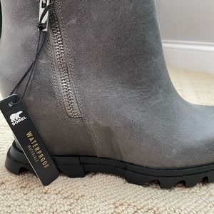 Sorel Women’s Joan of Artic Wedge III Zip Bootie